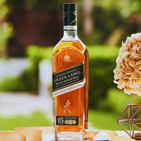 Johnnie Walker Green Label Blended Scotch Whisky 70cl with Gift Bag and Keychain
