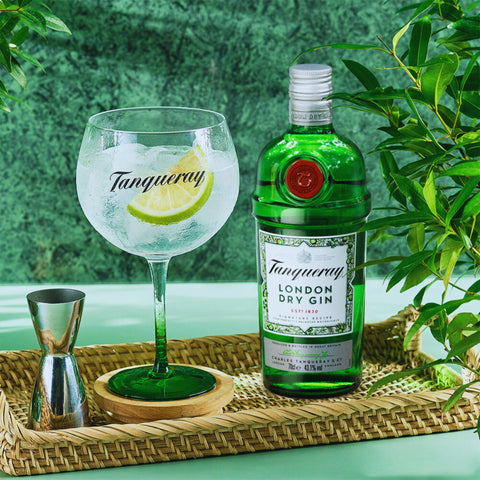 Tanqueray London Dry Gin 75cl with Gift Bag and Keychain