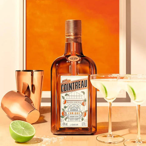 Cointreau Liqueur 70cl + FREE Cointreau Straw