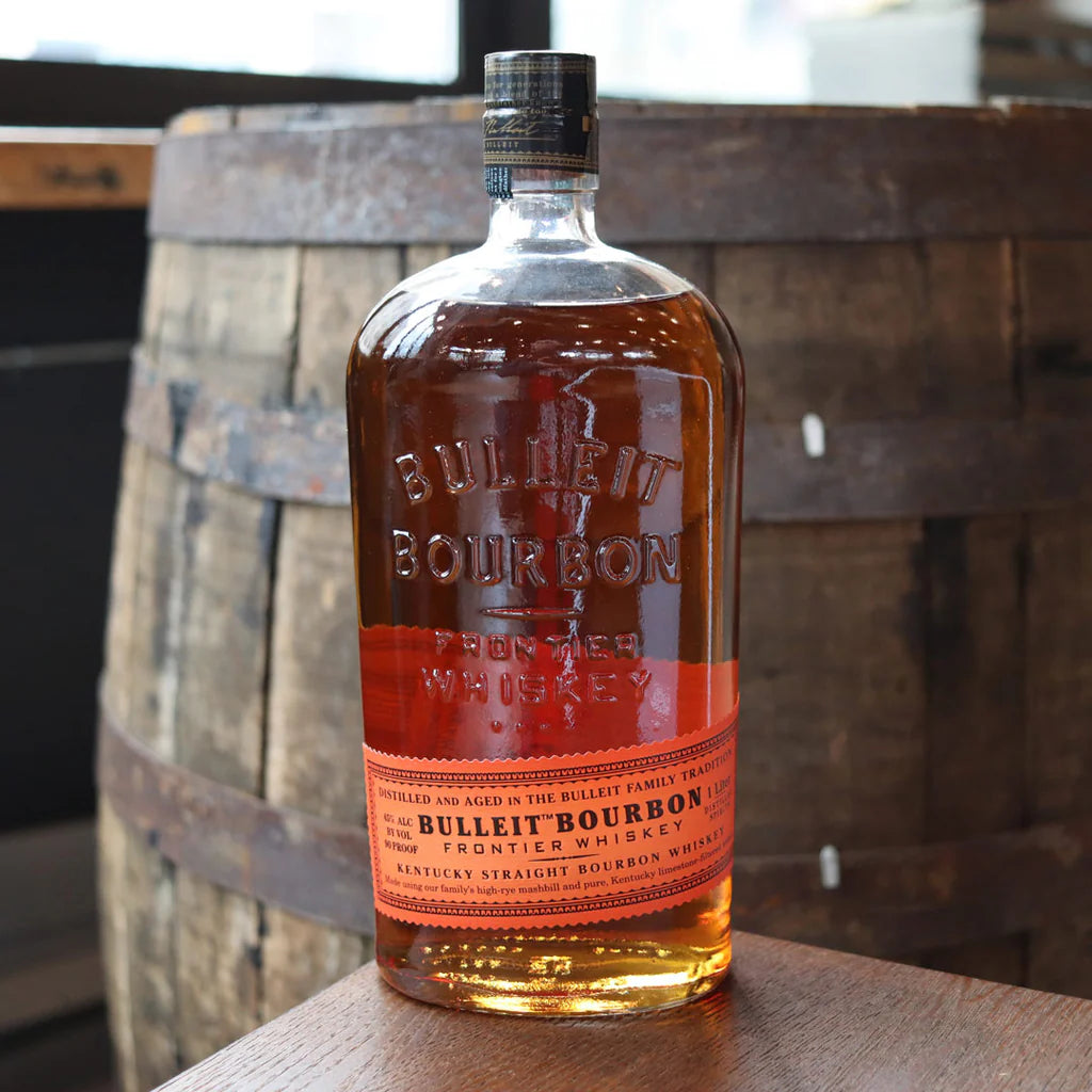 Bulleit Bourbon Whiskey 1L + 2 Free Coke Cans