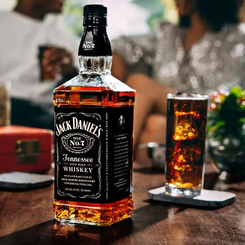 Jack Daniel's Old No.7 Tennessee Whiskey 1L with FREE 1.75 L Coke