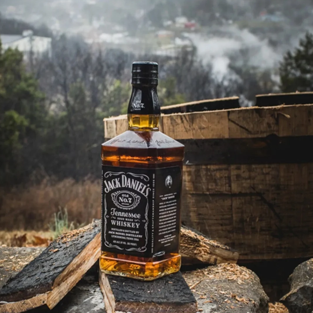 Jack Daniel's Old No.7 Tennessee Whiskey 1L with Free Jack Daniel's Honey 5cl