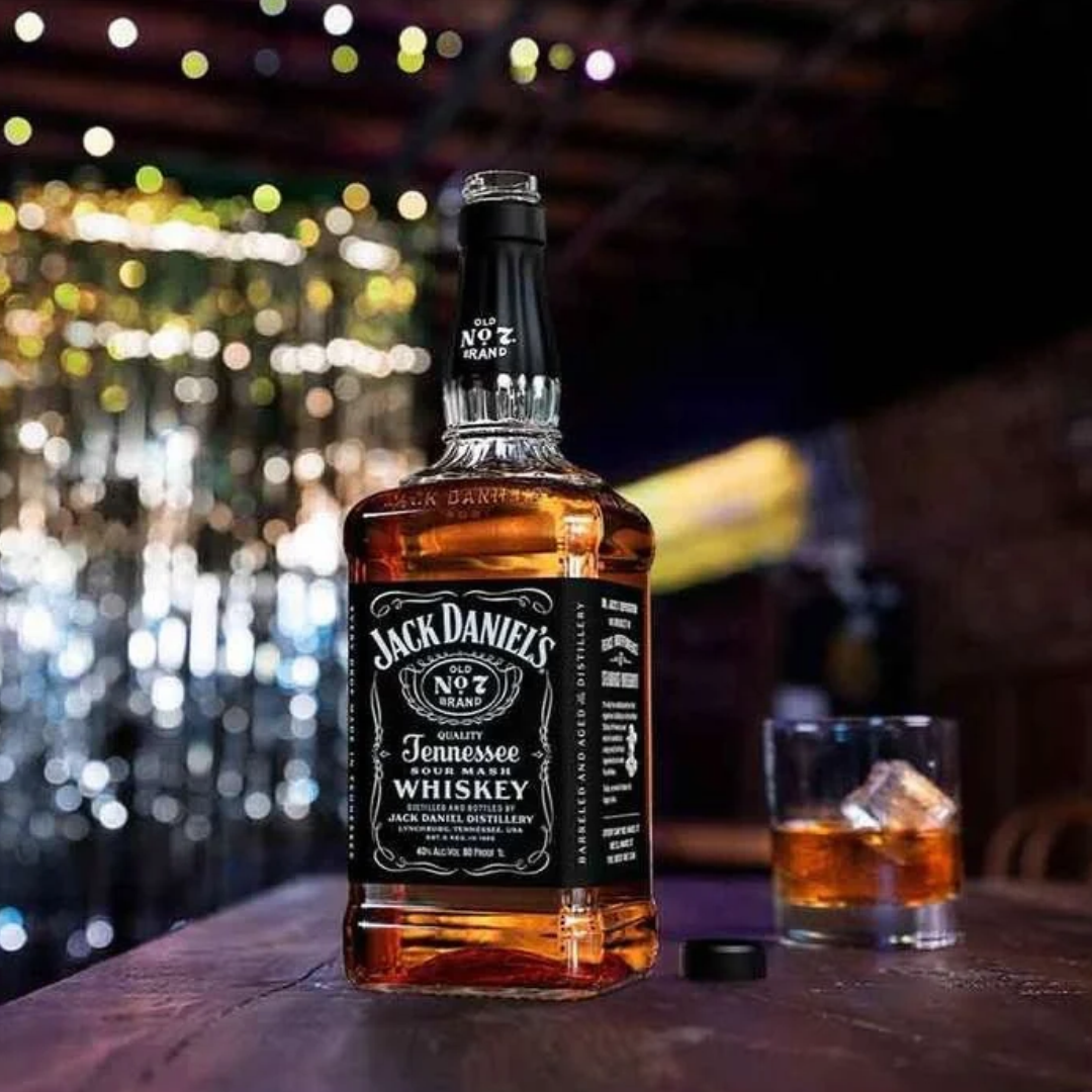 Jack Daniel's Old No.7 Tennessee Whiskey 1L with Free Jack Daniel's Honey 5cl