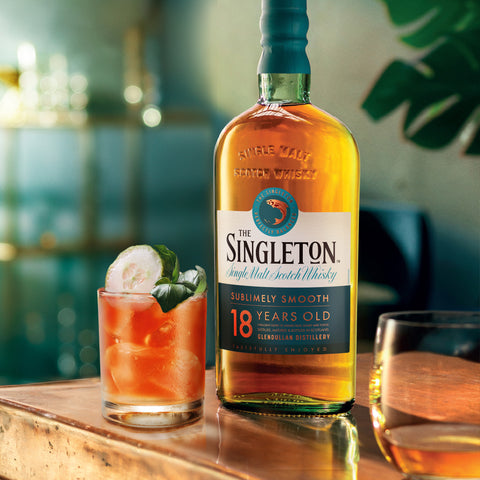 Singleton of Dufftown 18 Year Old Single Malt Scotch Whisky 70cl with Gift Bag and Keychain