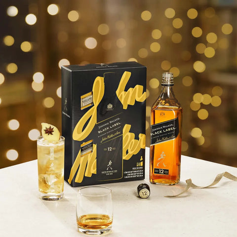 Johnnie Walker Double Black 1L Festive Gift Set