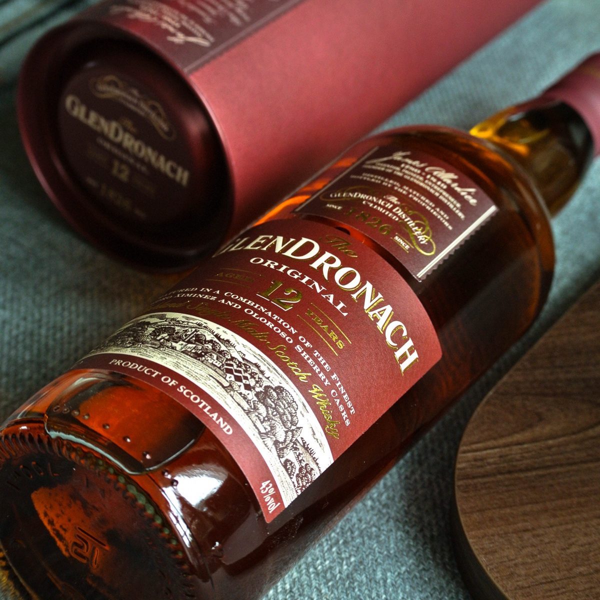 Glendronach 12 Year Old Sherry Cask Matured Whisky 70cl with FREE Prism Spinning Glass