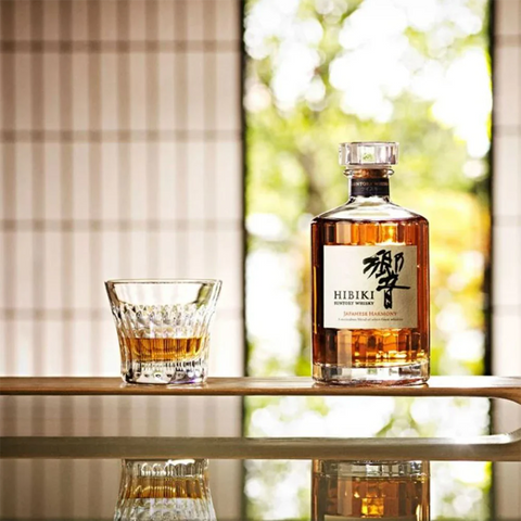 Hibiki Harmony Japanese Whisky 70cl Gift Set