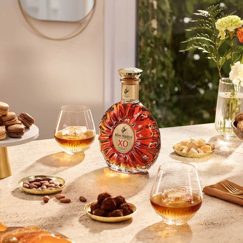 Remy Martin XO 70cl + FREE Remy Miniature Set