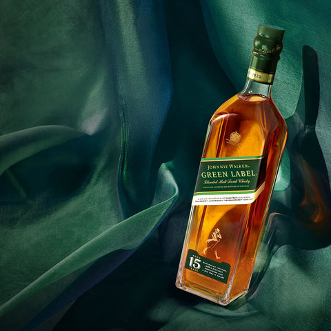 Johnnie Walker Green Label Blended Scotch Whisky 70cl with Gift Bag and Keychain
