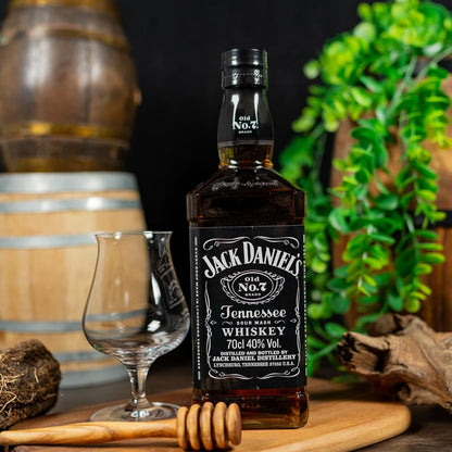Jack Daniel's Old No. 7 Tennessee Whisky 70cl with FREE Jack Daniel's Tote Bag