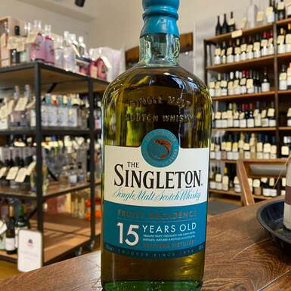 Singleton of Dufftown 15 Year Old 70cl with Gift Bag and Keychain