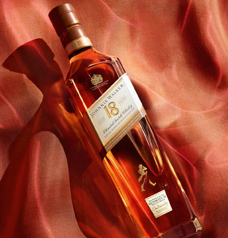 Johnnie Walker 18 Year Old Blended Scotch Whisky 75cl with Gift Bag and Keychain